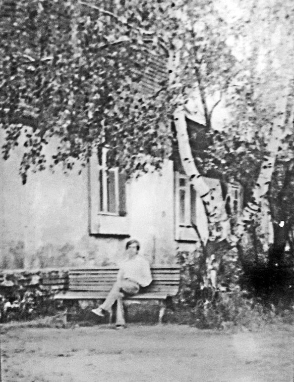 Дом рядом с клубом Строитель 1978